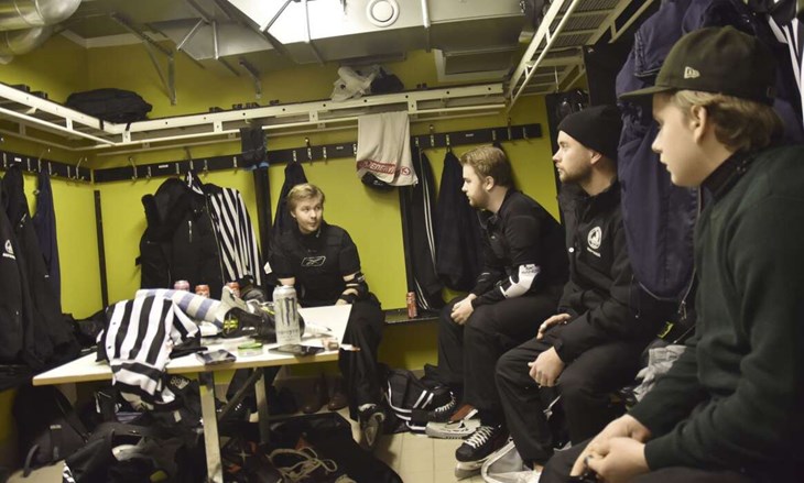 August Sundstedt, Filip Persson, Tobias Hedström och Adrian Bivesjö dömde under Lidström Cup. Foto: Niclas Bergvall
