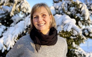 Lena lär kvinnor att skriva – om kvinnor