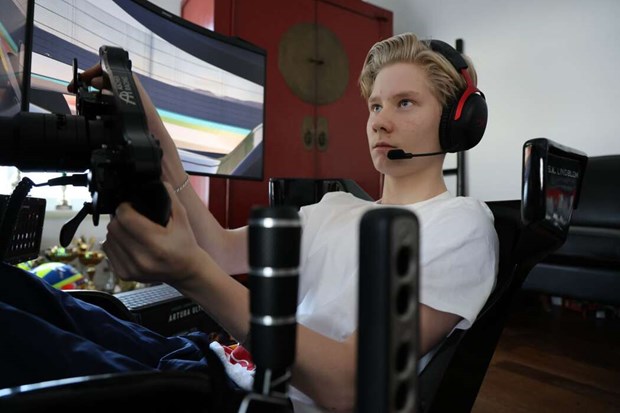 Unga racinglöftet från Vika: ”Det har varit min styrka”