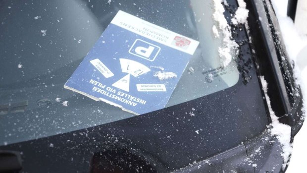 Parkeringsböter minskar i kommunerna Parkeringsböter minskar i kommunerna