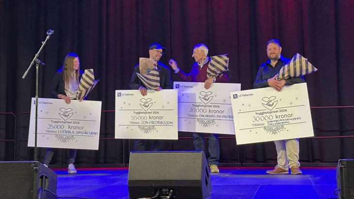 Ludvika Simsällskap, Jon Fredriksson, Dalarnas FN-distrikt och Sundbornsbygdens spelförening fick dela på 150 000 kronor. Foto: pressbild